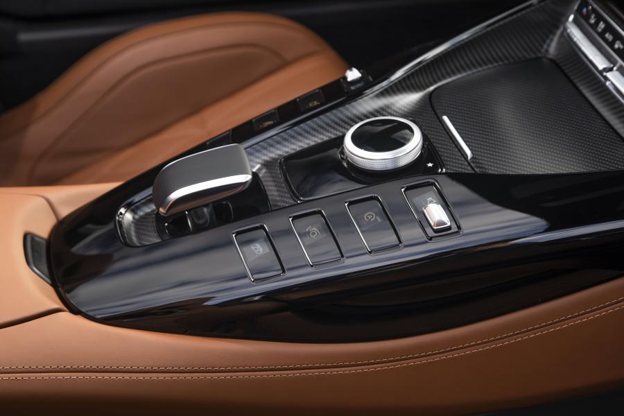 Детали интерьера Mercedes-AMG GT R Roadster (R190) 2020 года  (NA) (фото 36 из 75)